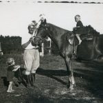 Czombrów 1939. Ostatnie chwile szczęśliwego dzieciństwa. Fot. Karol Karpowicz